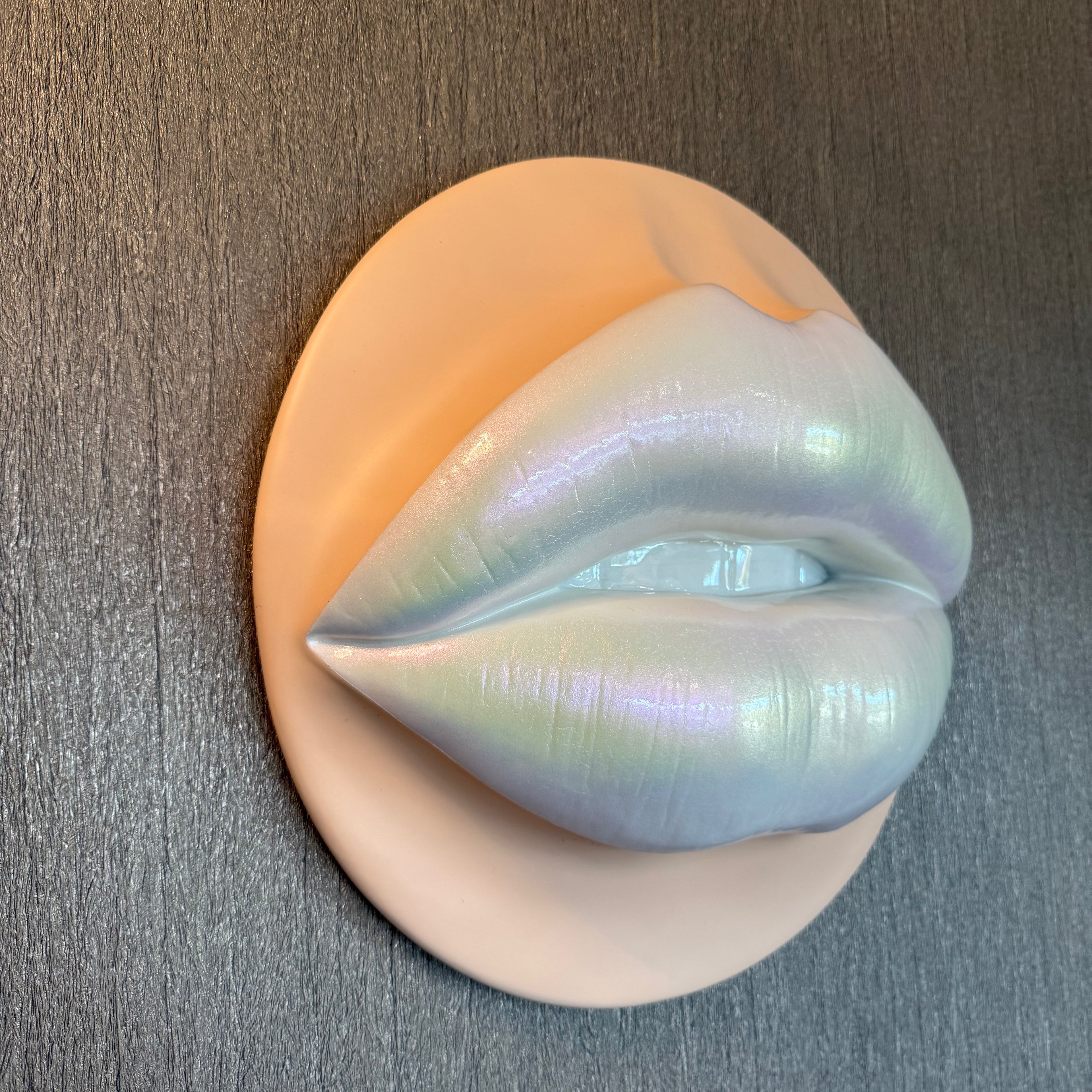 Luna Parted Lips Sculpture