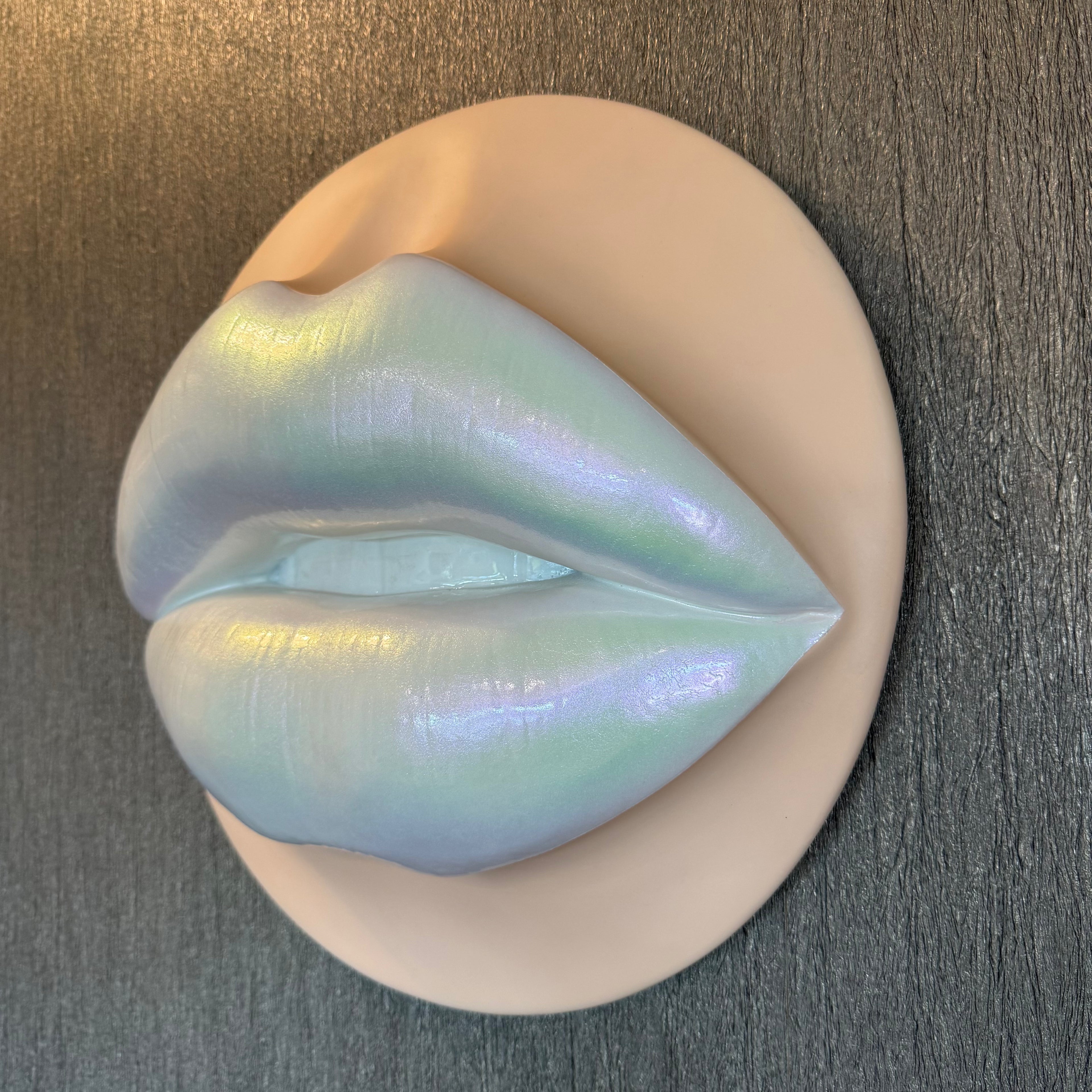 Luna Parted Lips Sculpture