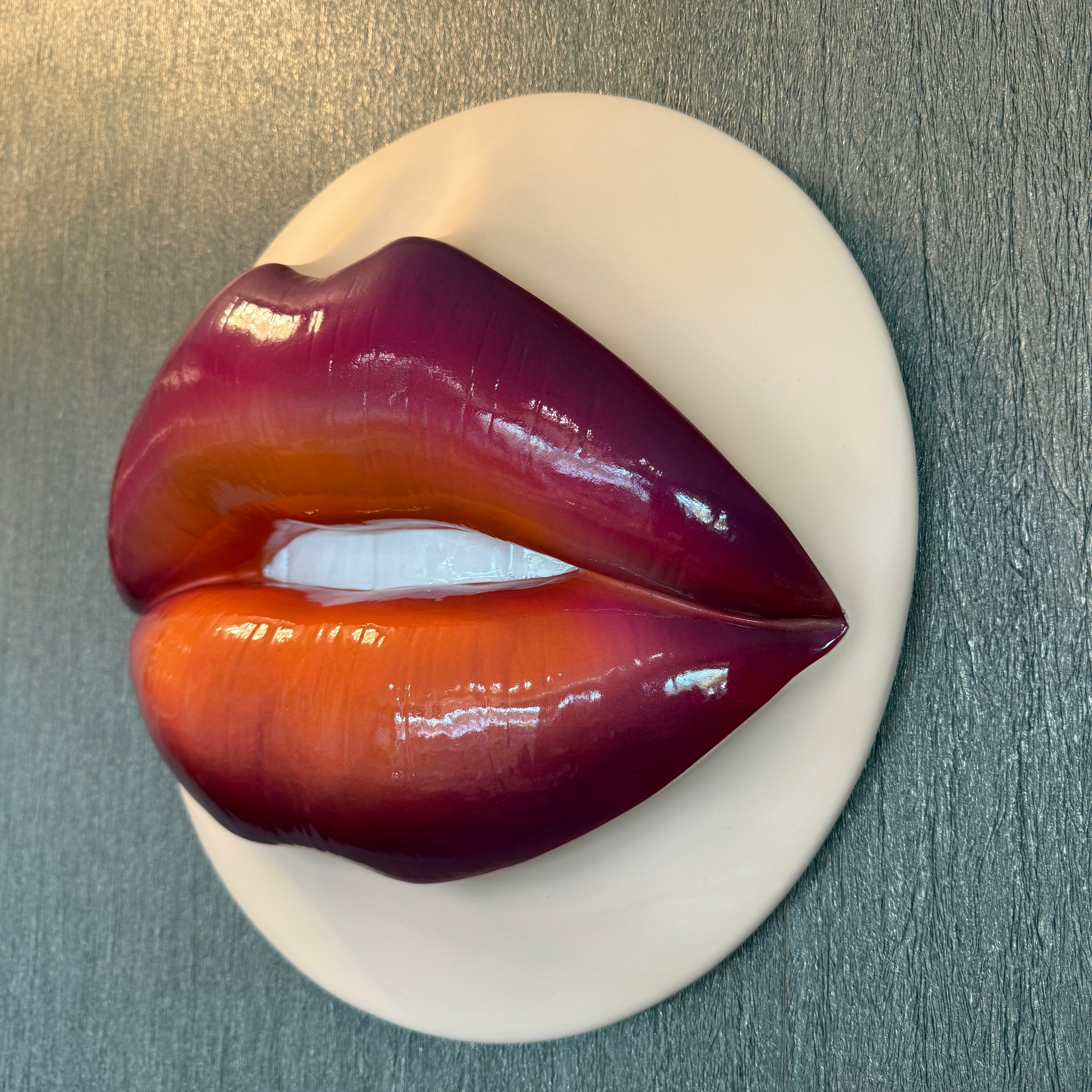 Sunkist Parted Lips Sculpture